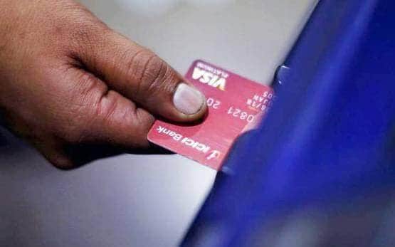 लॉकडाउन में काम नहीं कर रहा ATM कार्ड? तो ऐसे निकालें कैश