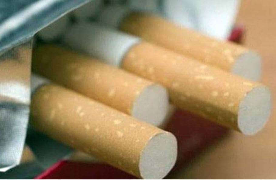 लॉकडाउन: सिगरेट की ऐसी तलब, पहुंचा दूसरे देश, हेलिकॉप्टर से रेस्क्यू