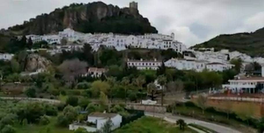 लॉकडाउन के बीच चीन के पर्यटन स्थल पर भीड़, कोरोना फैलने की आशंका