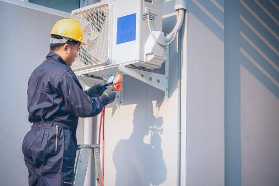 आज से इलेक्ट्रिशियन, प्लम्बर और कारपेन्टर की ले सकते हैं सेवा, ये है नियम