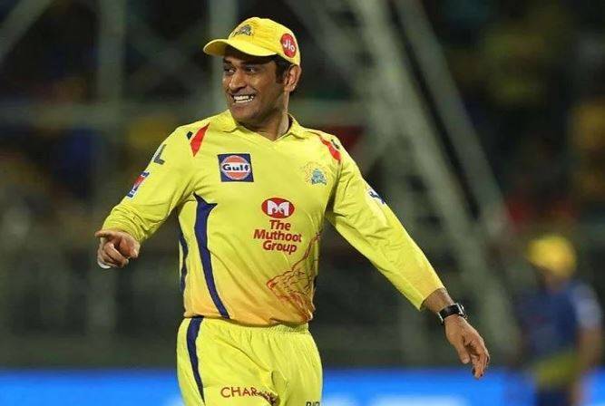 'धोनी क्रिकेट के बेस्ट फिनिशर, इस घातक गेंदबाज पर भारी है पलड़ा'