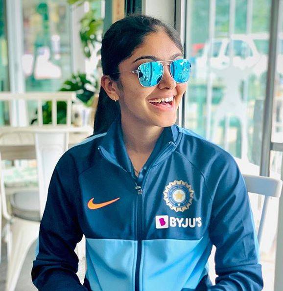 बॉलीवुड एक्ट्रेस से कम नहीं ये महिला क्रिकेटर, फैंस बोले- अनन्या पांडे