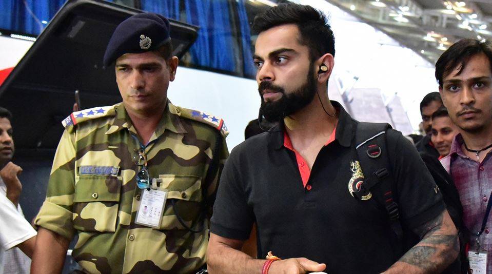 क्लार्क ने बताया- क्यों कोहली के सामने हो जाती है कंगारुओं की बोलती बंद