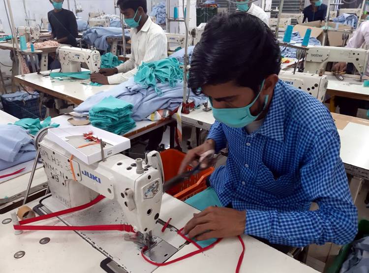 लॉकडाउन: बंद पड़ी विधायक की फैक्ट्री, फ्री में बांटेंगे 5 लाख मास्क