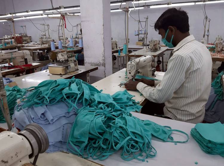 लॉकडाउन: बंद पड़ी विधायक की फैक्ट्री, फ्री में बांटेंगे 5 लाख मास्क
