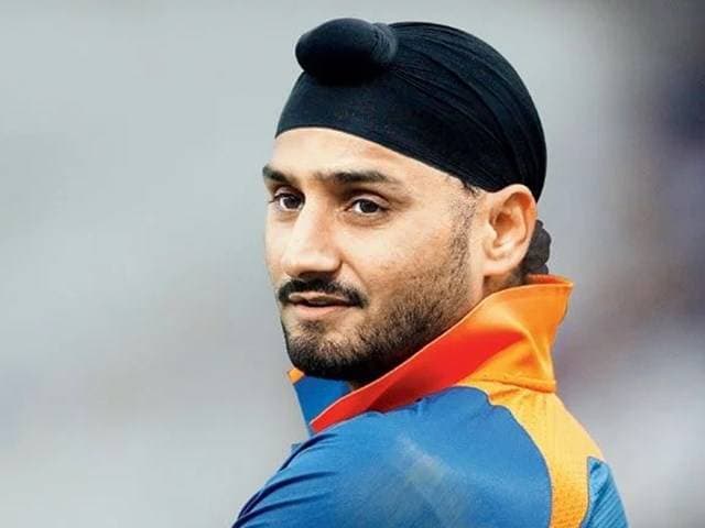 फिर फैंस के निशाने पर आए हरभजन, आफरीदी की मदद पर किया ट्रोल