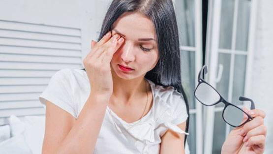 60 मिनट में 16 बार अपना चेहरा छूते हैं आप, जानें कैसे छूटेगी आदत