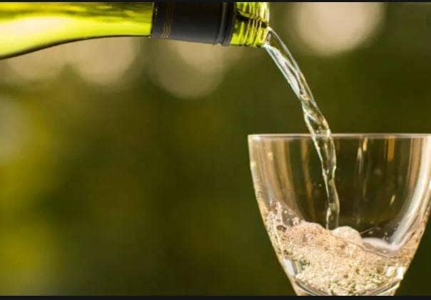 लॉकडाउन में इंस्टाग्राम पर ढूंढे ग्राहक, तीन गुना कीमत पर बेची शराब