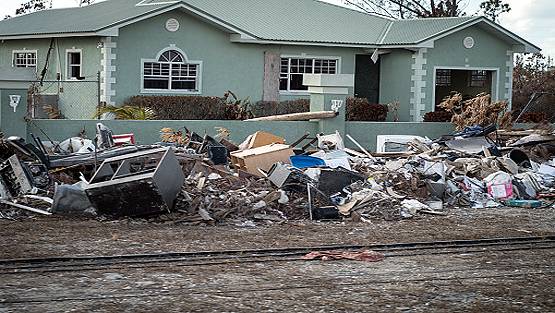 कोरोना, सूखा और तूफान से अमेरिका खस्ताहाल, ट्रंप पर बड़ी आफत