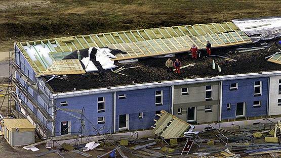 कोरोना, सूखा और तूफान से अमेरिका खस्ताहाल, ट्रंप पर बड़ी आफत