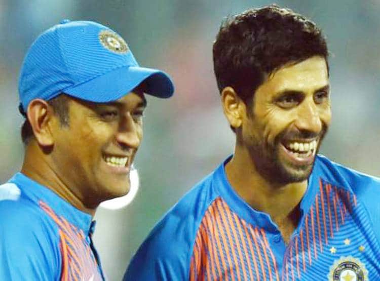 धोनी को नेहरा ने मैदान पर दी थी गाली, अब 15 साल बाद दी सफाई