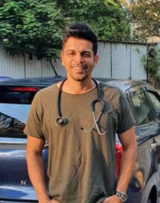 कोरोना के कहर में फील्ड पर उतरे ये स्टार्स, मेडिकल डिग्री का किया इस्तेमाल