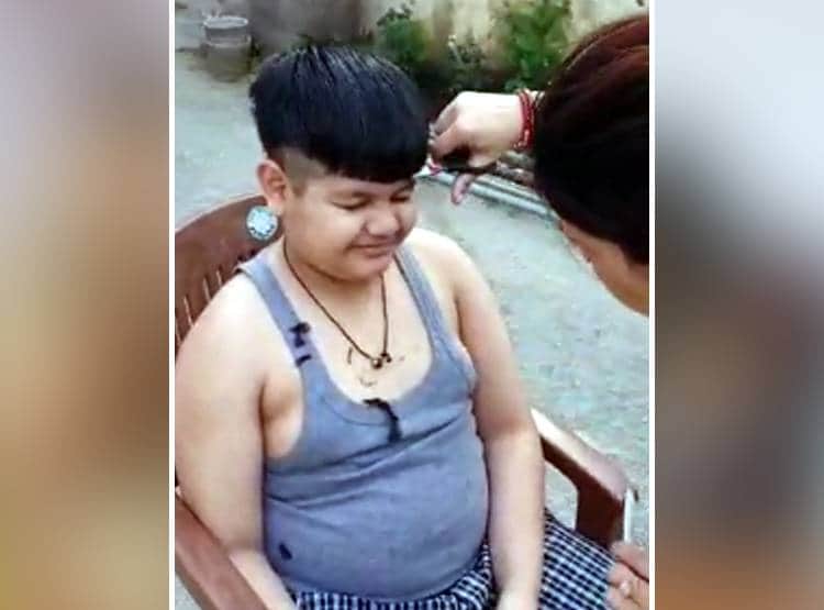 इंस्पेक्टर की पत्नी ने काटे पति के बाल, सोशल मीडिया पर वीडियो हुआ वायरल