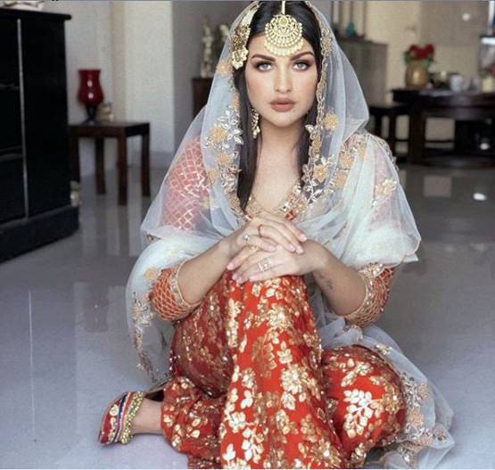 हिमांशी ने यूं किया रमजान मुबारक, फोटो देख असिम के मुंह से निकला ये