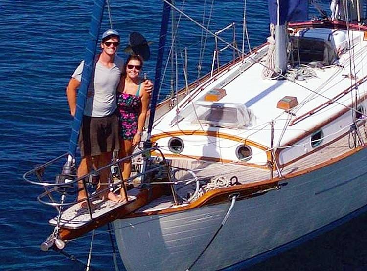 25 दिन तक समुद्री यात्रा पर था कपल, जब किनारे आए तो पता चला कोरोना फैला है