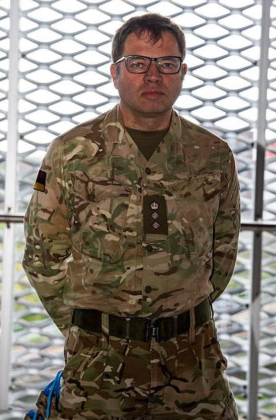 सेना बुलाकर इस देश ने 10 दिन में तैयार किया 4000 बेड का हॉस्पिटल