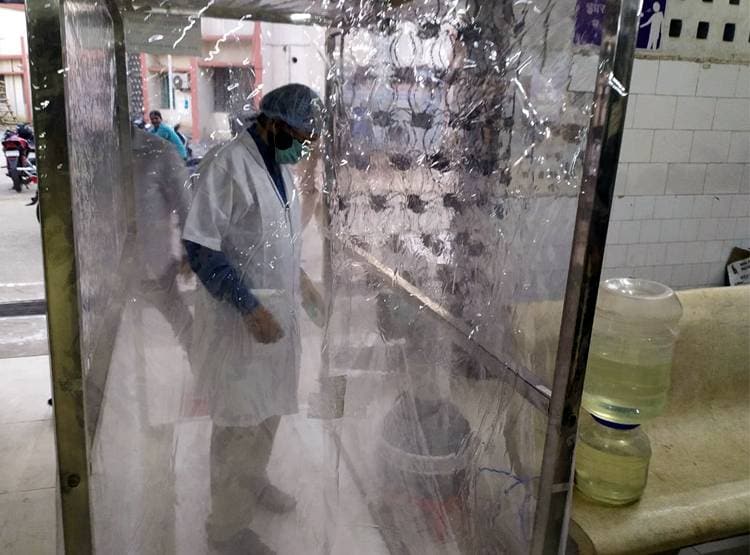 इस हॉस्पिटल में लगा 'कोरोना चैंबर', 4 मिनट में जर्म्स का सफाया