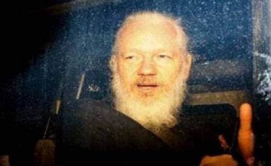 असांजे का वकील संग सीक्रेट रिलेशन, एम्बैसी में 'कैद' रहकर दो बार बने पिता