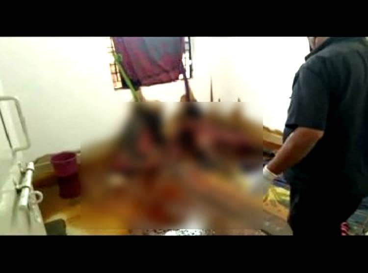 फ्लैट से उठी बदबू, दरवाजा खुला तो चौंकी पुलिस, मिले 2 बहनों के गले शव