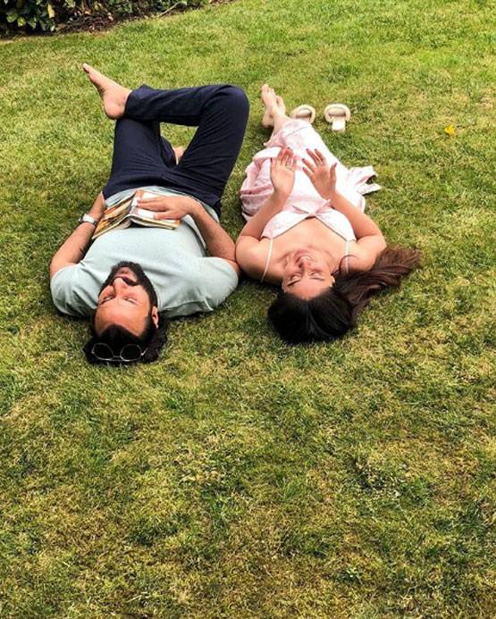 सैफ अली खान संग करीना कपूर का आउटडोर डेट, शेयर की खूबसूरत तस्वीरें