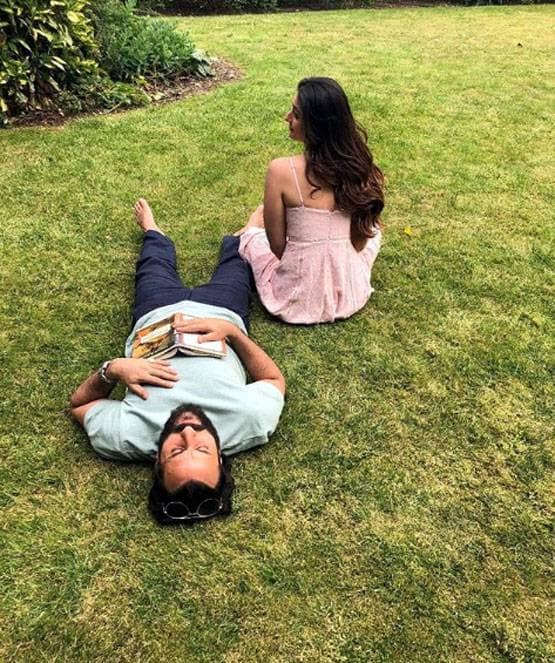 सैफ अली खान संग करीना कपूर का आउटडोर डेट, शेयर की खूबसूरत तस्वीरें