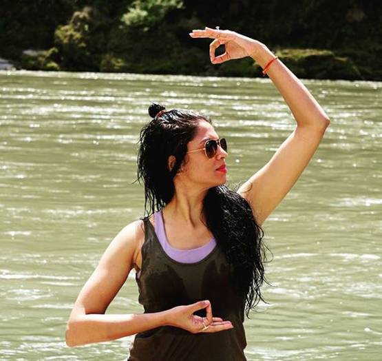 लॉकडाउन में पति संग ऐसे समय बिता रही हैं कविता कौश‍िक, देखें फोटोज