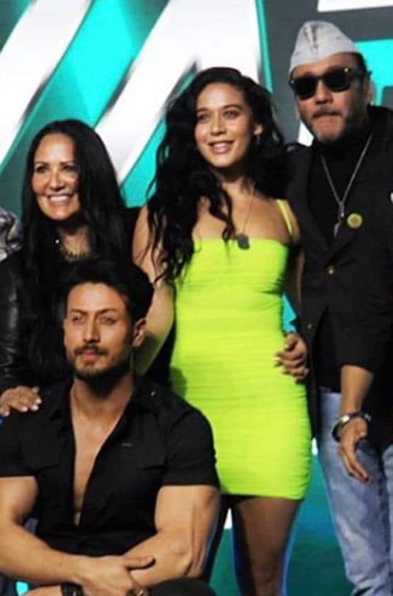 लॉकडाउन में बॉयफ्रेंड संग क्वालिटी टाइम बिता रहीं टाइगर की बहन, Photos