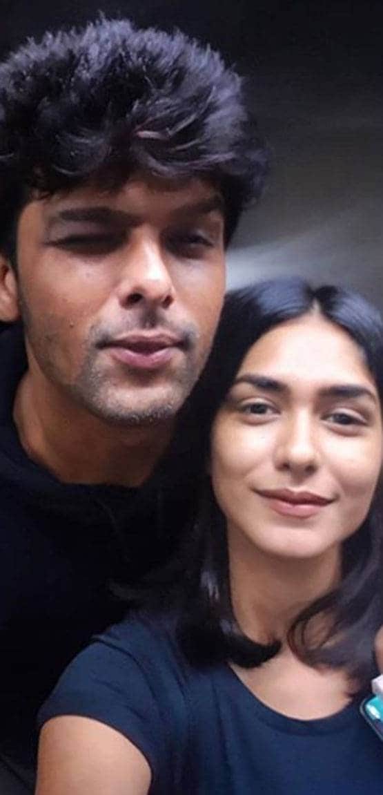 गौहर खान के बाद इस एक्ट्रेस संग रिलेशन में कुशाल टंडन? शेयर की फोटो