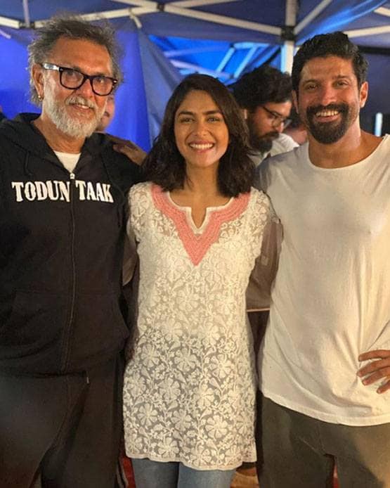 गौहर खान के बाद इस एक्ट्रेस संग रिलेशन में कुशाल टंडन? शेयर की फोटो