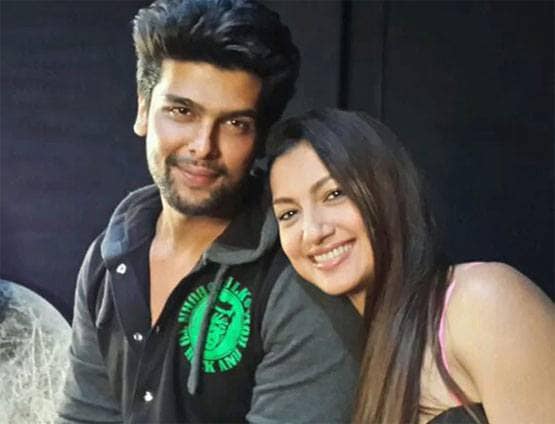 गौहर खान के बाद इस एक्ट्रेस संग रिलेशन में कुशाल टंडन? शेयर की फोटो