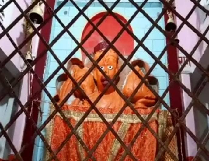 हनुमान की मूर्ति के बारे में फैली ऐसी अफवाह, उड़ीं लॉकडाउन की धज्जियां