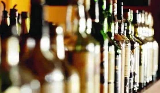 लॉकडाउन में नहीं मिली शराब तो तीन लोगों ने पिया वार्निश, तोड़ा दम