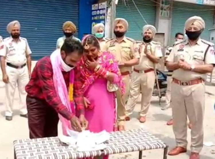 न बैंड-बाजा, न बाराती, बाइक पर विदाई और पुलिस ने की ऐसी खातिरदारी