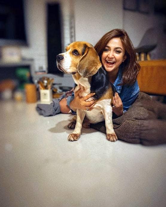 लॉकडाउन के बीच बॉयफ्रेंड संग ऐसे समय बिता रही हैं सिंगर मोनाली ठाकुर