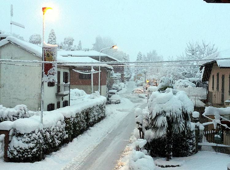 इटली में कोरोना से गई 13 हजार की जान, 'जादुई कुएं' से बचा ये गांव