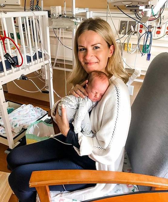 कोरोना: कोमा में महिला की डिलिवरी, 6 दिन बाद पता चला- बेटी हुई