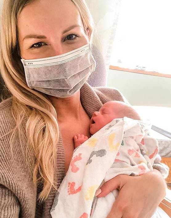 कोरोना: कोमा में महिला की डिलिवरी, 6 दिन बाद पता चला- बेटी हुई