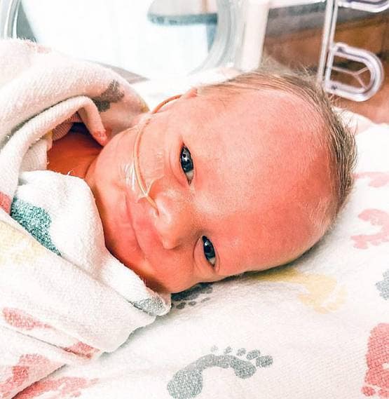 कोरोना: कोमा में महिला की डिलिवरी, 6 दिन बाद पता चला- बेटी हुई