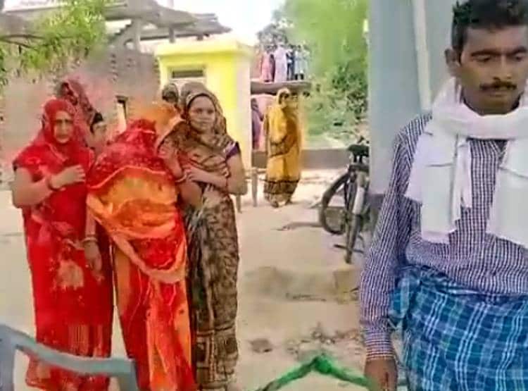 जौनपुर: फावड़े से वार कर की मां की हत्या, घर में शव दफनाकर भाग गया बेटा