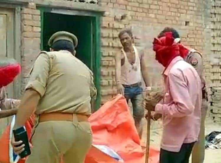 जौनपुर: फावड़े से वार कर की मां की हत्या, घर में शव दफनाकर भाग गया बेटा