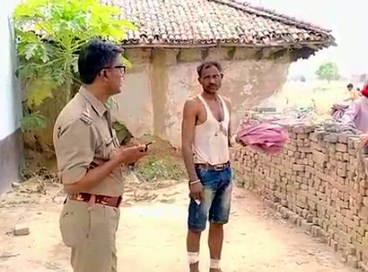 जौनपुर: फावड़े से वार कर की मां की हत्या, घर में शव दफनाकर भाग गया बेटा