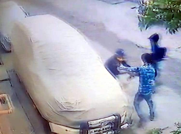 हॉस्पिटल की ड्यूटी पर जा रहा था गार्ड, हत्या का मंजर सीसीटीवी में कैद