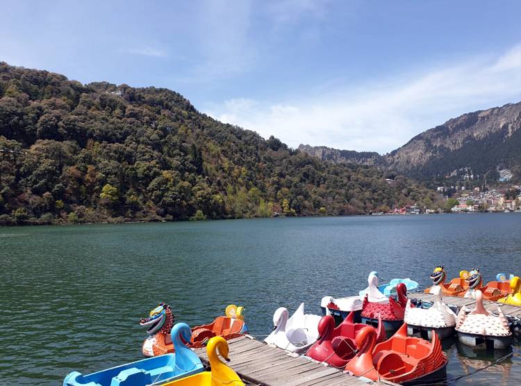 लॉकडाउन ने बदला नैनीताल की झील का हाल, 3 गुना पारदर्शी हुआ पानी