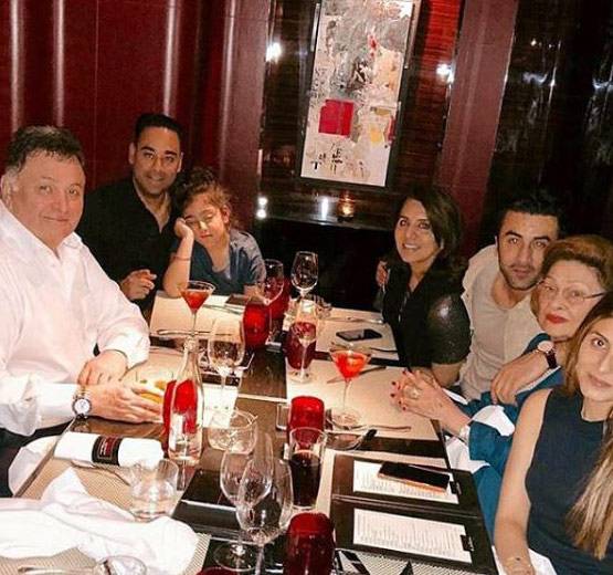 तस्वीरों में कैद ऋषि कपूर, कभी नहीं भूलेगी दुनिया चेहरे की मासूमियत