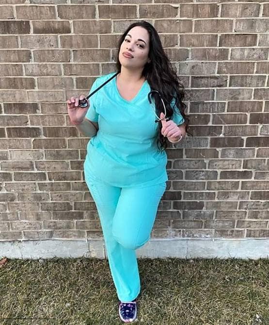 US: क्यों रोने लगी कोरोना के मरीज की देखभाल करने वाली नर्स?