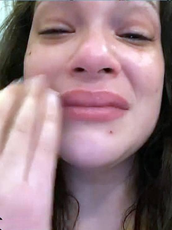 US: क्यों रोने लगी कोरोना के मरीज की देखभाल करने वाली नर्स?