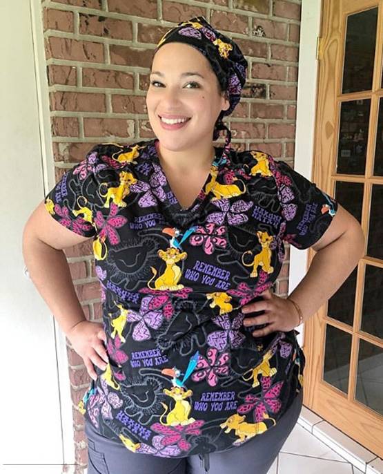 US: क्यों रोने लगी कोरोना के मरीज की देखभाल करने वाली नर्स?