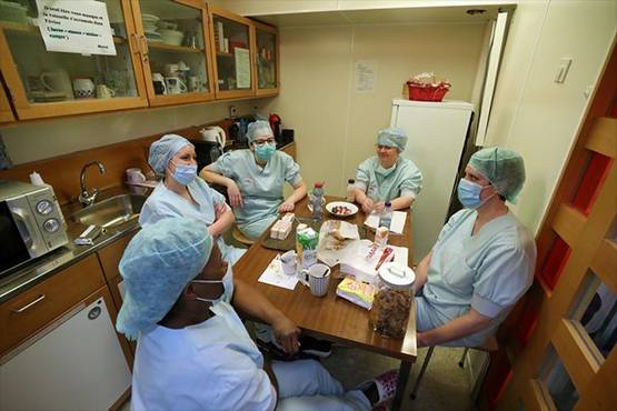 अमेरिकी पत्रकार ने बर्थडे पार्टी में 'बांटा' कोरोना, 4 संक्रमित, 3 की मौत