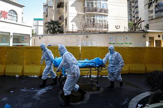 कोरोना के मामले बढ़ने से चीन फिर परेशान, बनाना पड़ा नया हॉस्पिटल