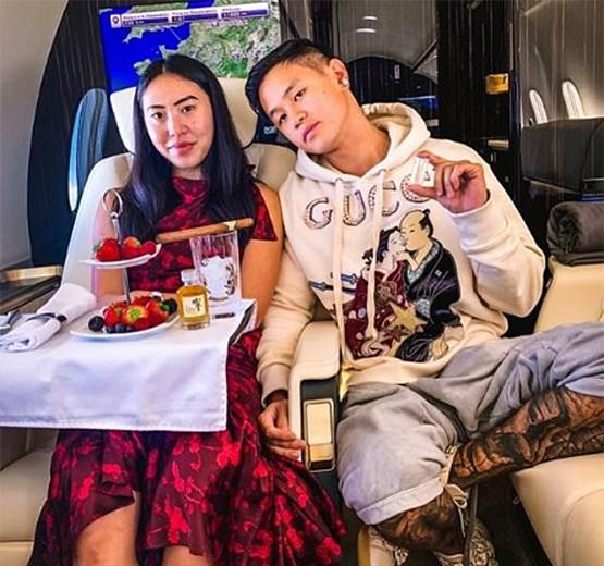 अमीर डिजाइनर ने इंसान की हड्डी से बनाया 4 लाख का हैंडबैग, लोग भड़के